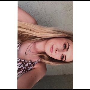 Meet your Posher, Vanessa